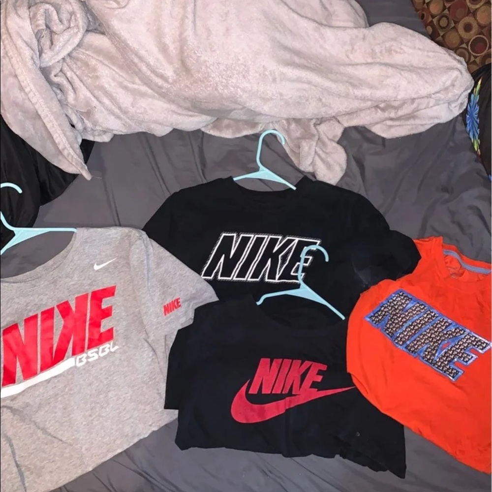 Nike shirt bundle!!